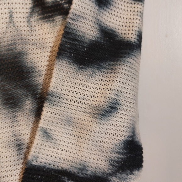 Torrid tie-dye pullover. (00) - Picture 10 of 10